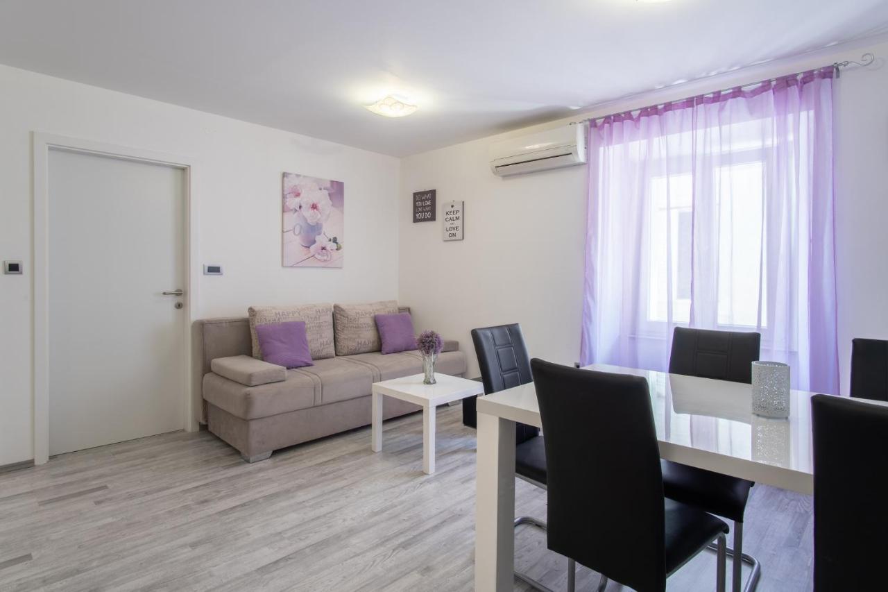 Private Holliday Apartment Pag Town Esterno foto