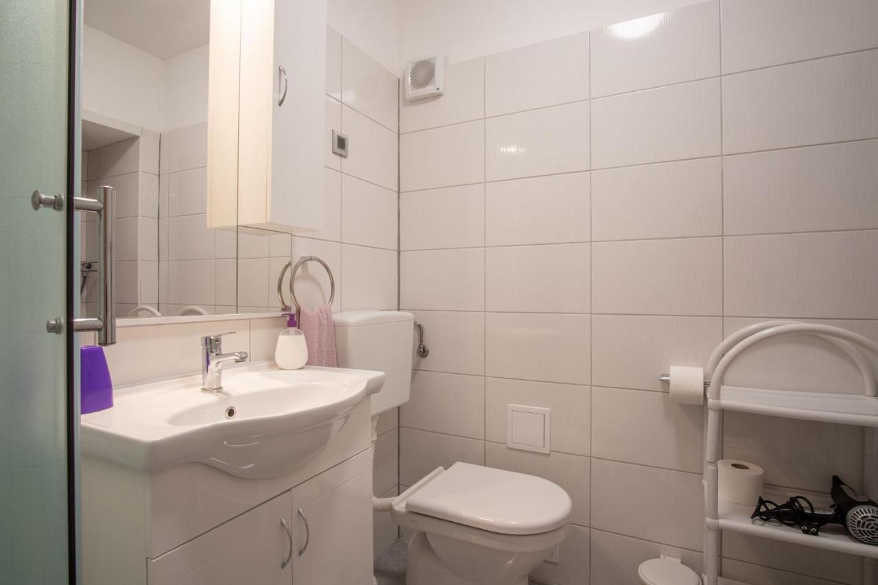 Private Holliday Apartment Pag Town Esterno foto