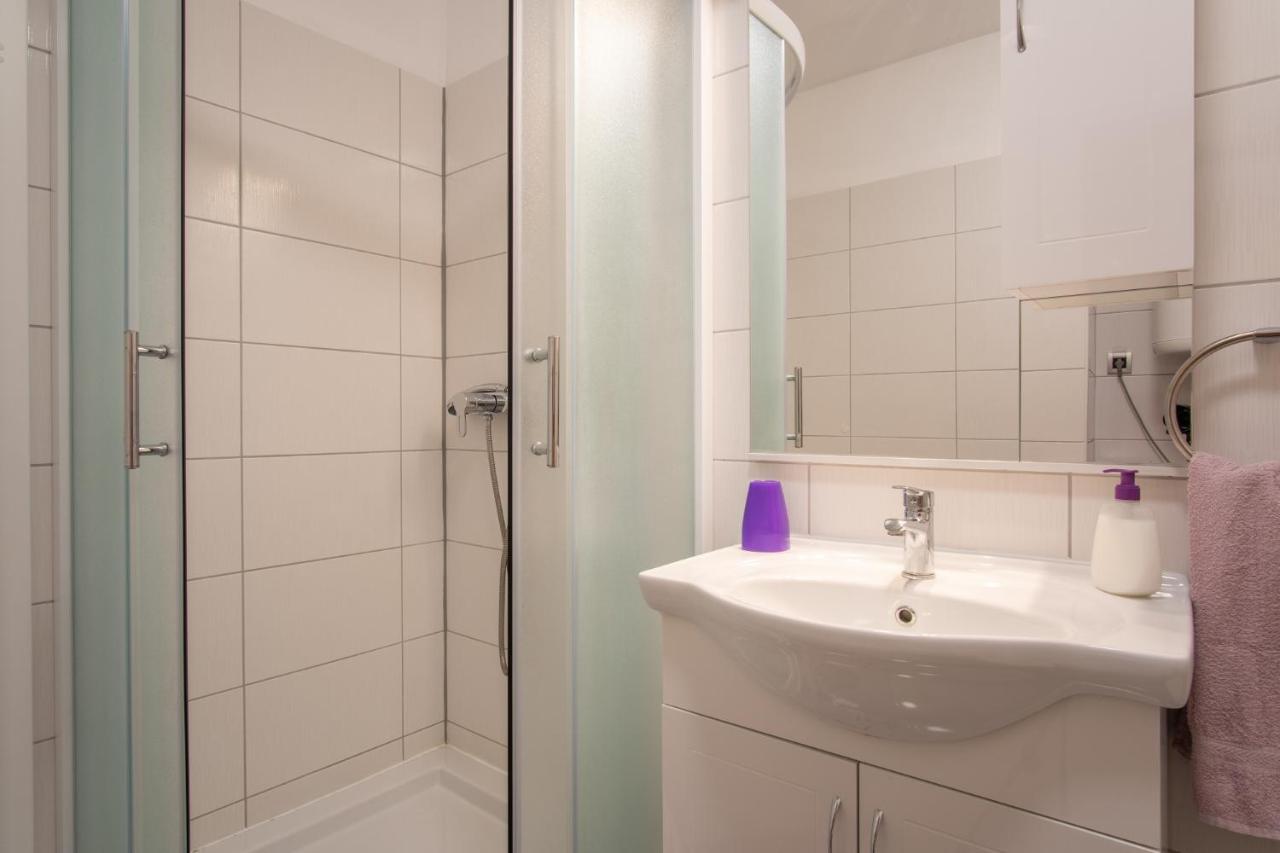 Private Holliday Apartment Pag Town Esterno foto