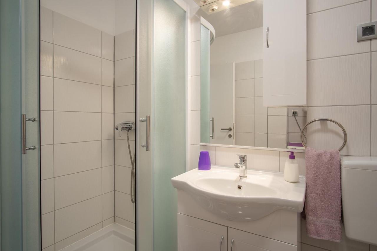 Private Holliday Apartment Pag Town Esterno foto