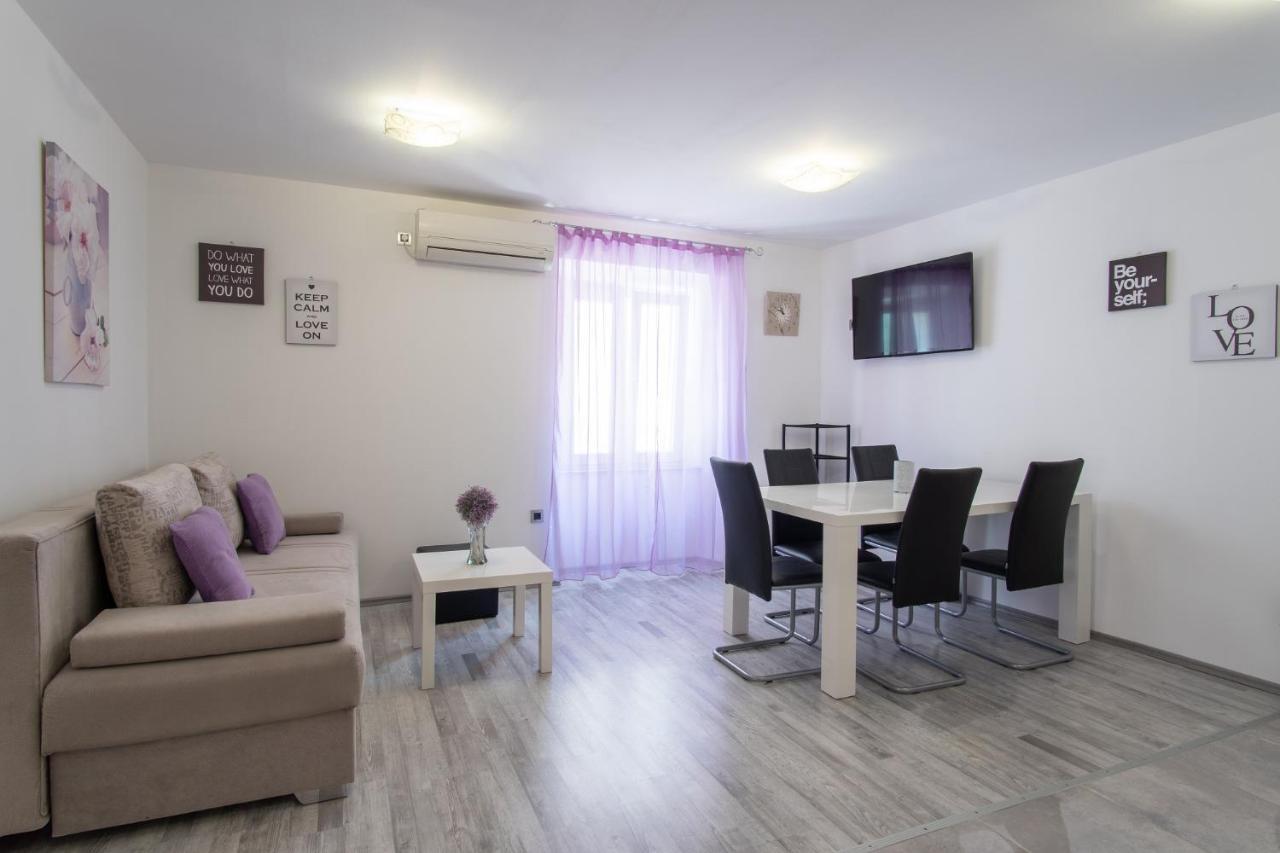 Private Holliday Apartment Pag Town Esterno foto