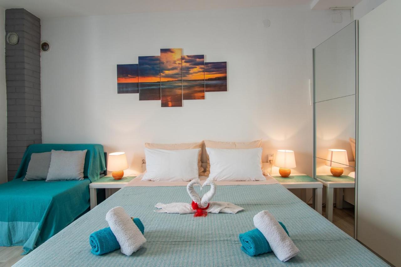 Private Holliday Apartment Pag Town Esterno foto