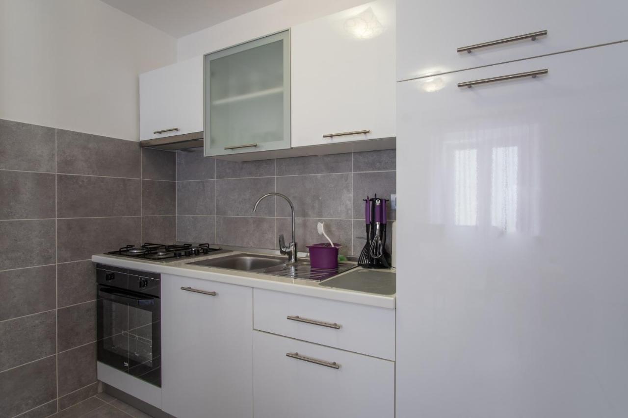 Private Holliday Apartment Pag Town Esterno foto